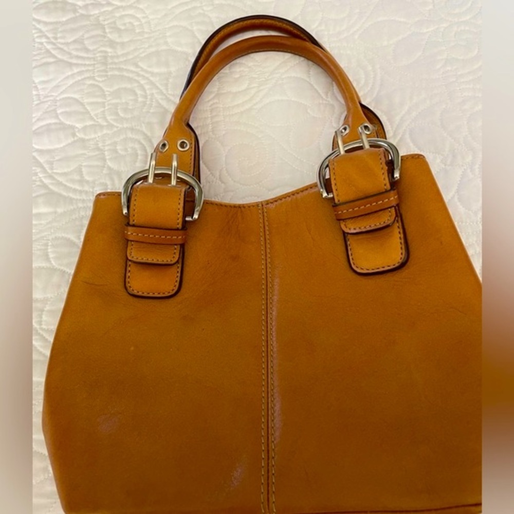 Tignanello Tote Purse with silver buckle detail - Picture 4 of 15